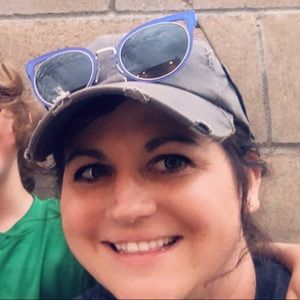 Meet your Posher, Leeann